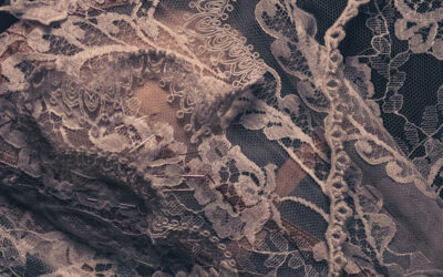 Travailler la dentelle en couture : techniques, astuces et savoir-faire haute couture