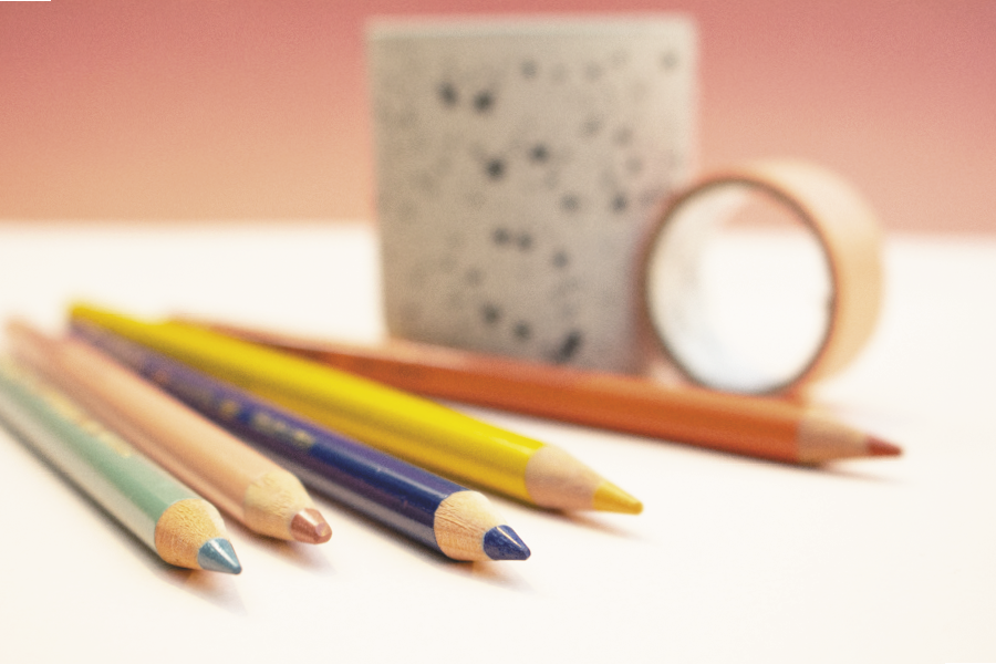 Le crayon de couleur Journal Artesane Arts Plastiques